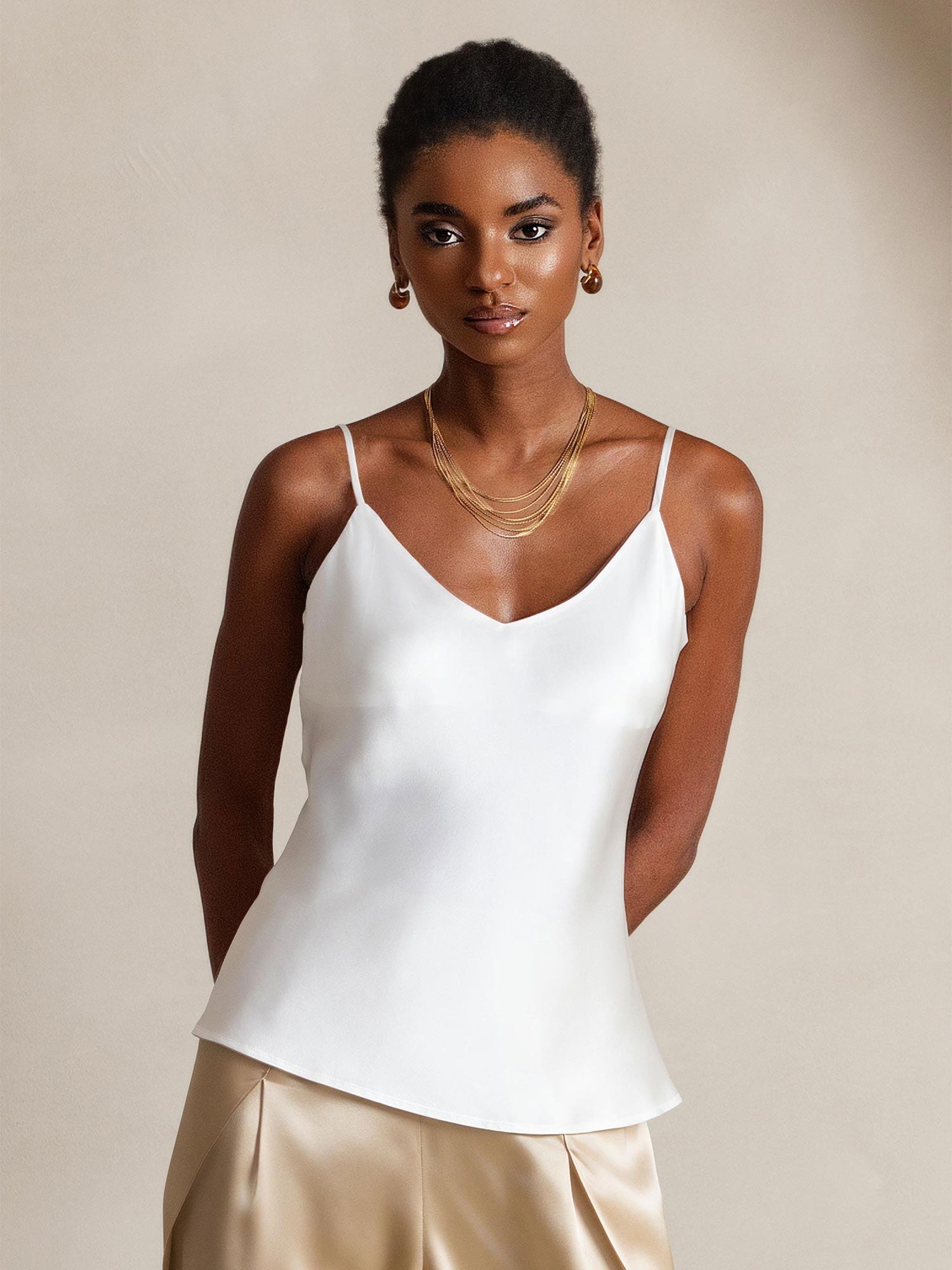 [Bianco] SilkSilky-IT Spaghetti Strap V Neck Cami 001