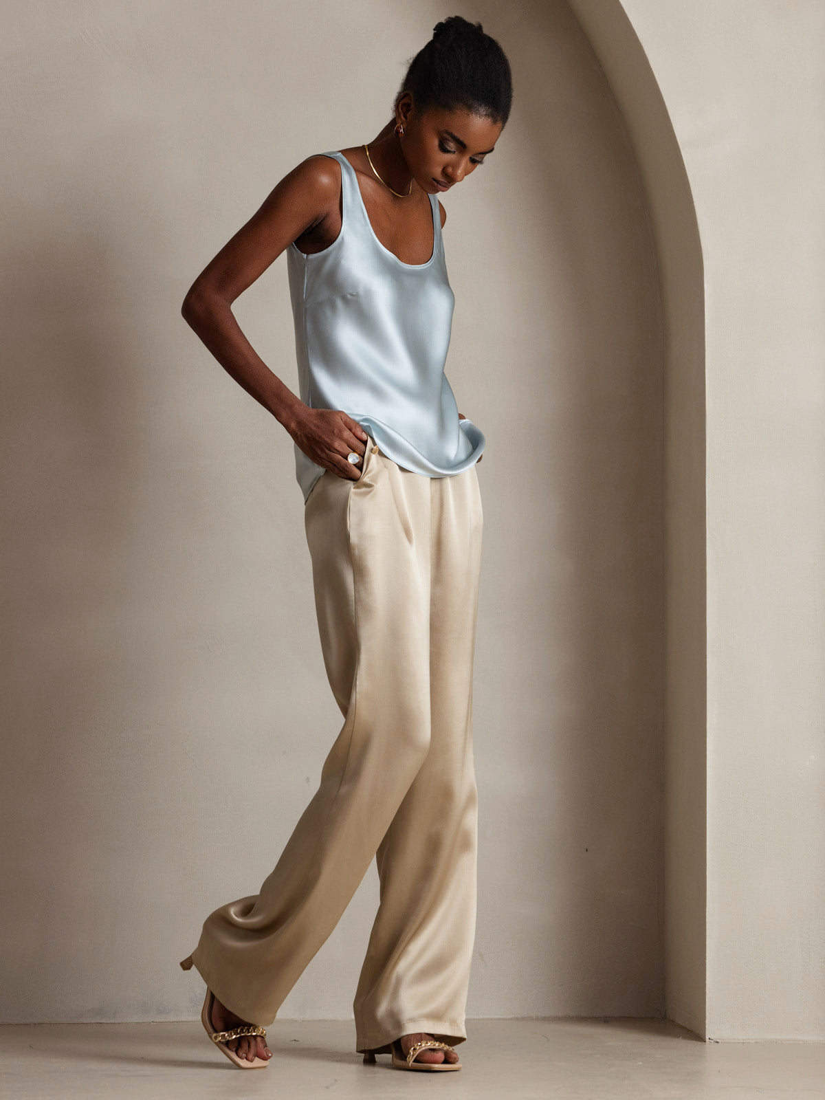 [Azzurro] SilkSilky-IT 19Momme Senza maniche Scollo A Coppa Cami 006