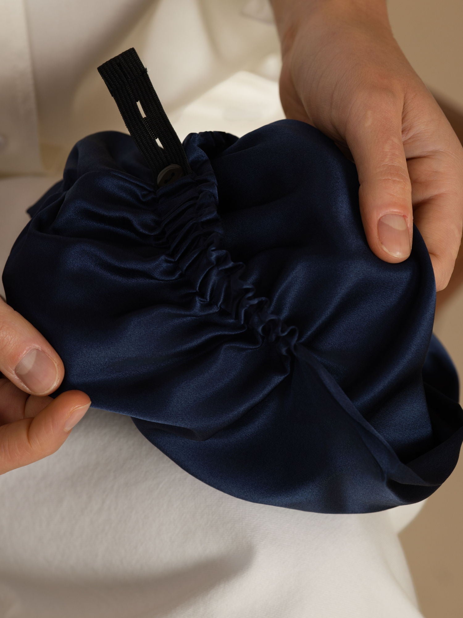 [Blu Scuro] SilkSilky-IT 22Momme Cuffia di seta 003