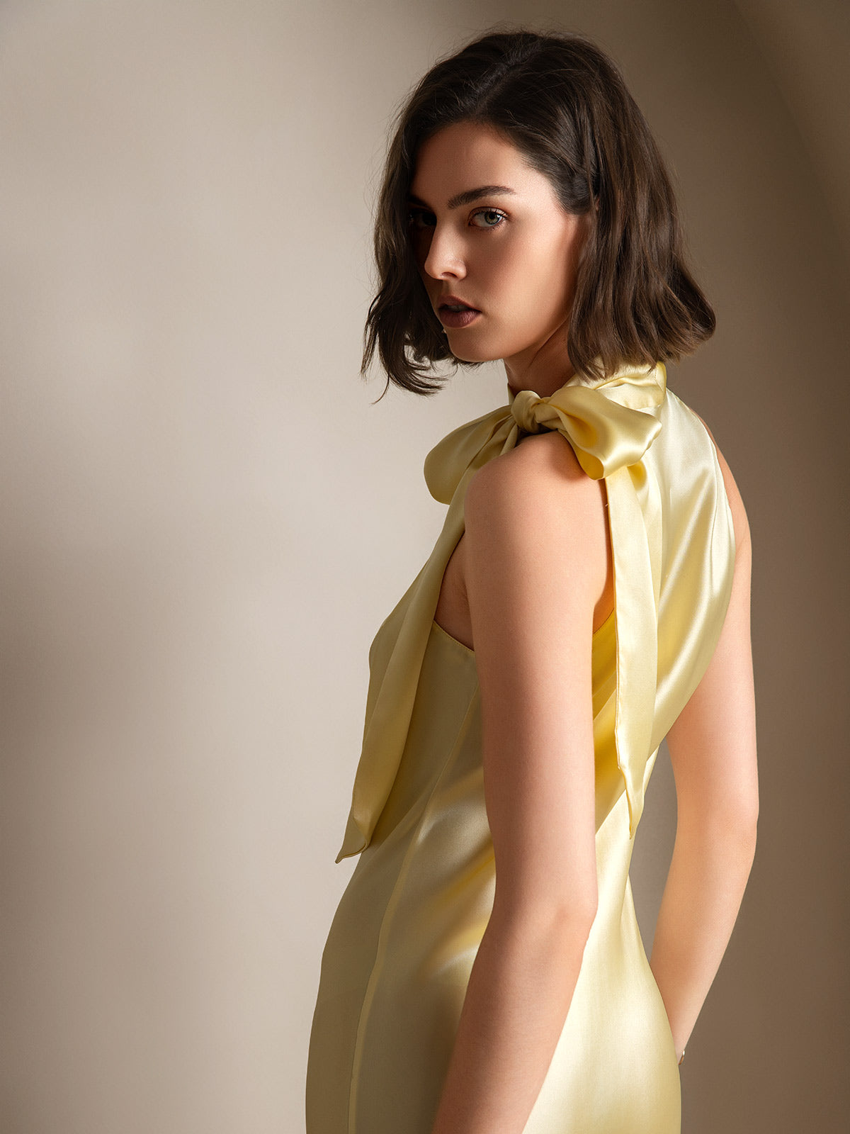 [Giallo Chiaro] SilkSilky-IT 19Momme Stretch Silk Charmeuse Sleeveless Halter Vestiti da donna 002