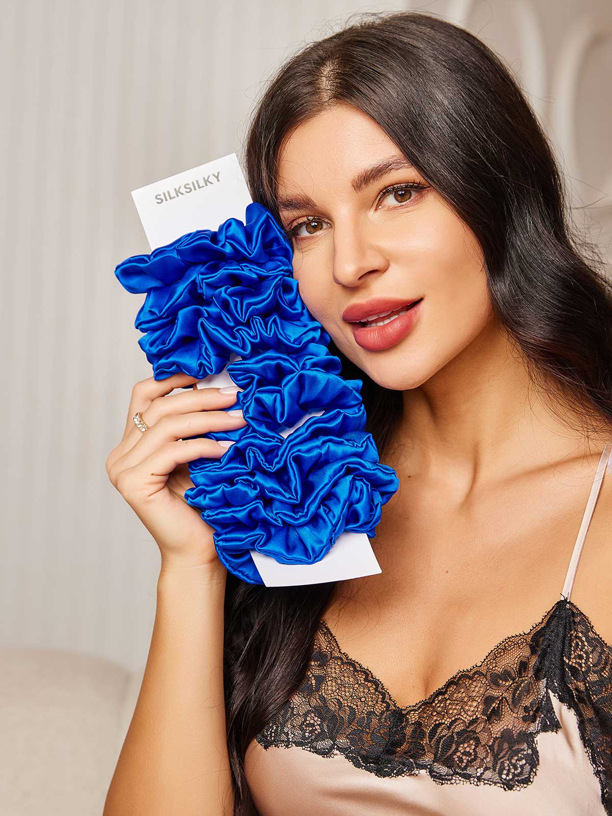 [Blu] SilkSilky-IT 19Momme Seta pura Scrunchie 001