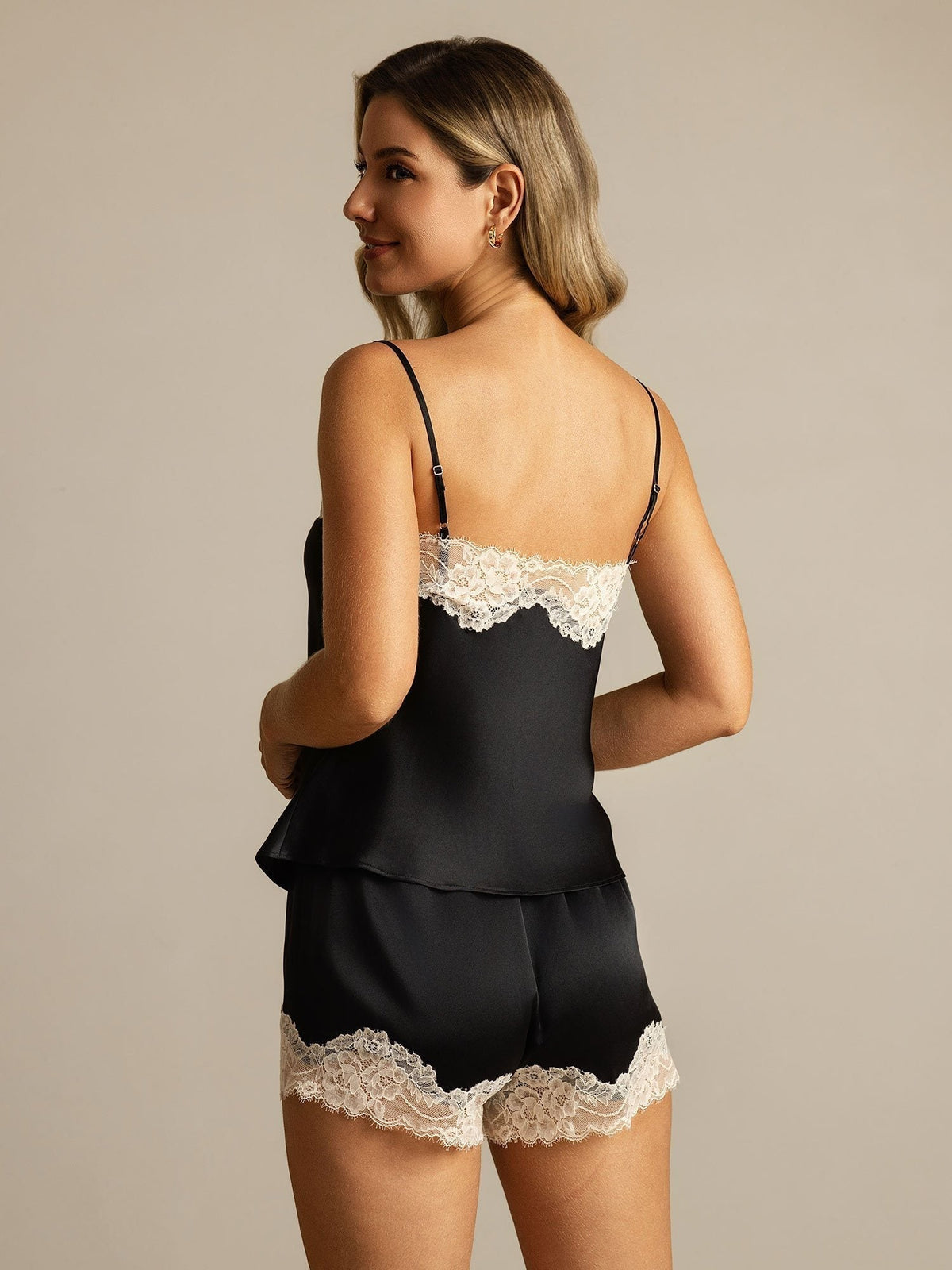 [Nero] SilkSilky-IT Sleeveless V Neck Set di Bretelle 002