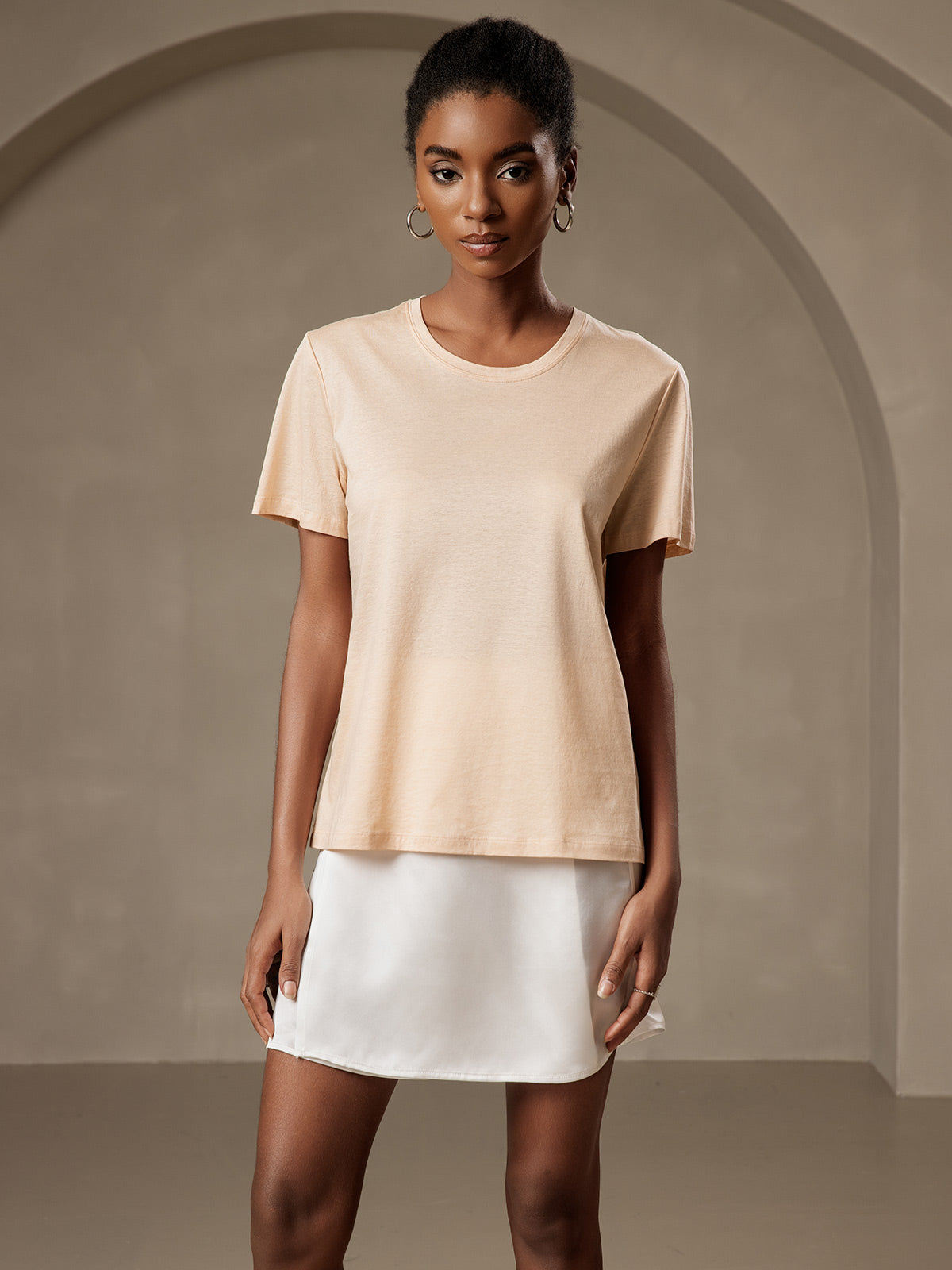 [Beige] SilkSilky-IT Maglia di seta Maniche Corte Round Neck Magliette donna 001