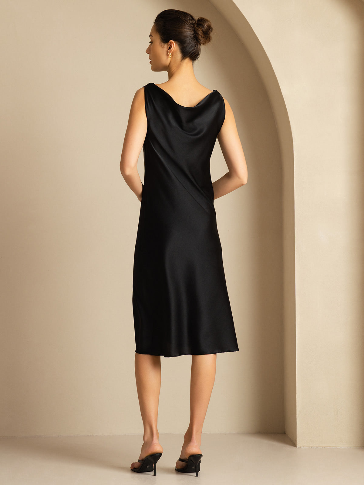 [Nero] SilkSilky-IT 19Momme Seta Collo drappeggiato Vestiti da donna 002