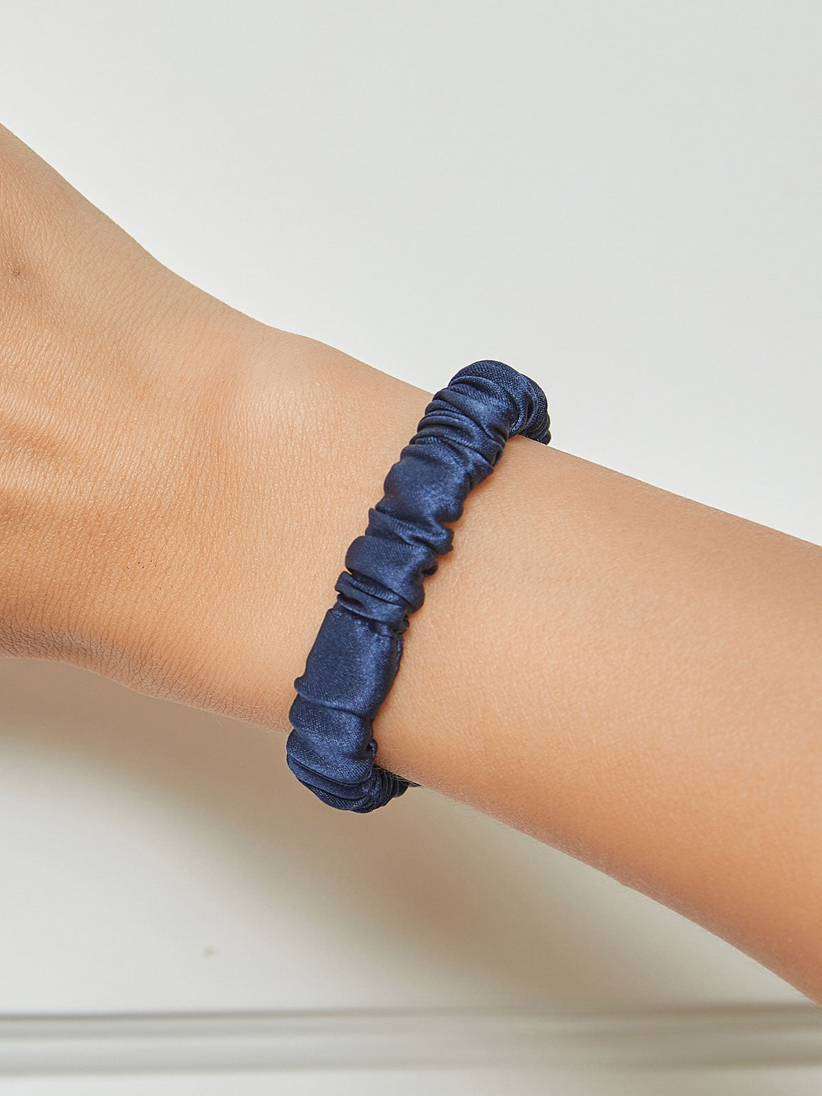 [Blu Scuro] SilkSilky-IT 19Momme Seta pura Scrunchie 001