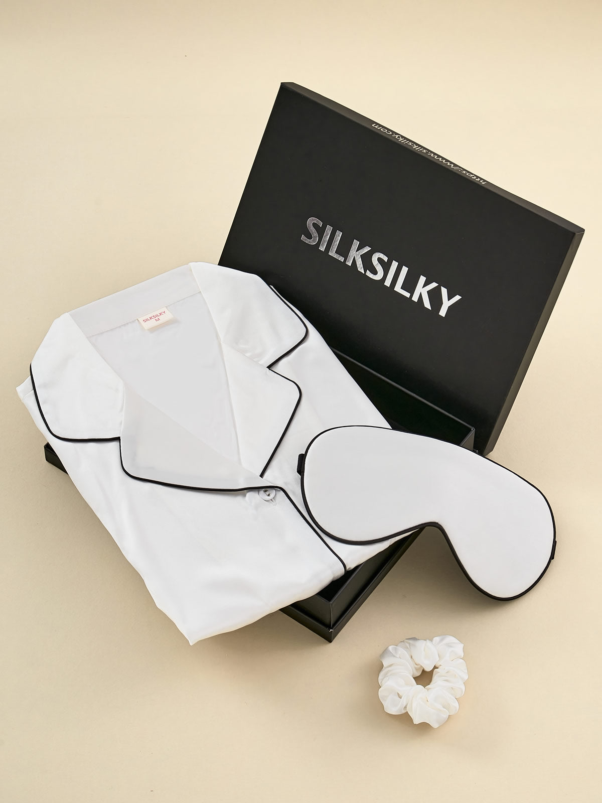 SilkSilky IT Seta pura Maniche Corte Collo risvolto dentellato Pigiami da donna Bianco 001