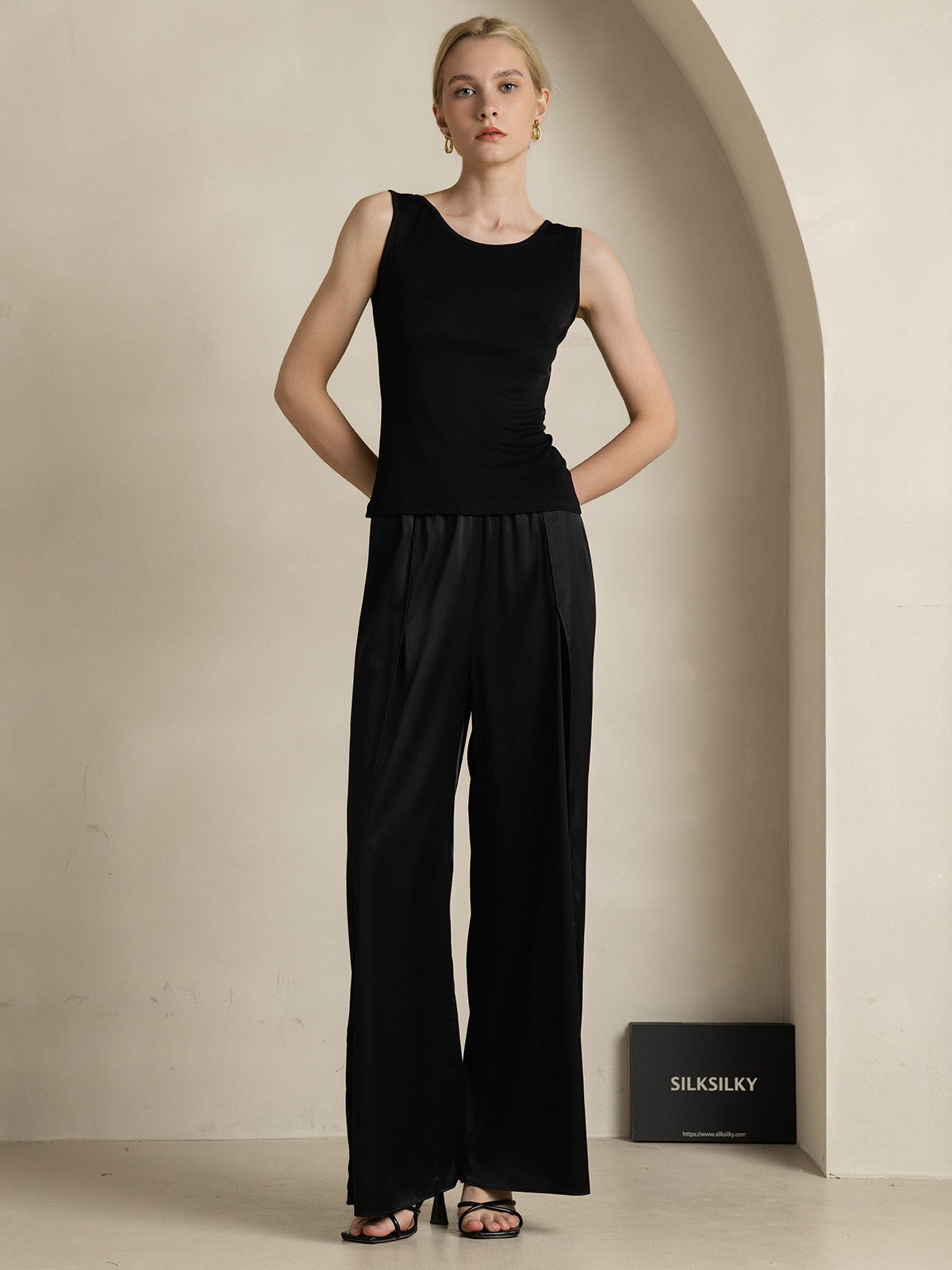 [Nero] SilkSilky-IT Maglia di seta Senza maniche Round Neck Magliette donna 007
