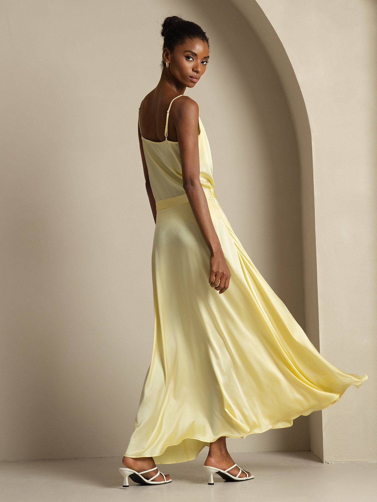 [Giallo Chiaro] SilkSilky-IT 19Momme Tirantes Finos Collo drappeggiato Women''s Outfit Sets 002