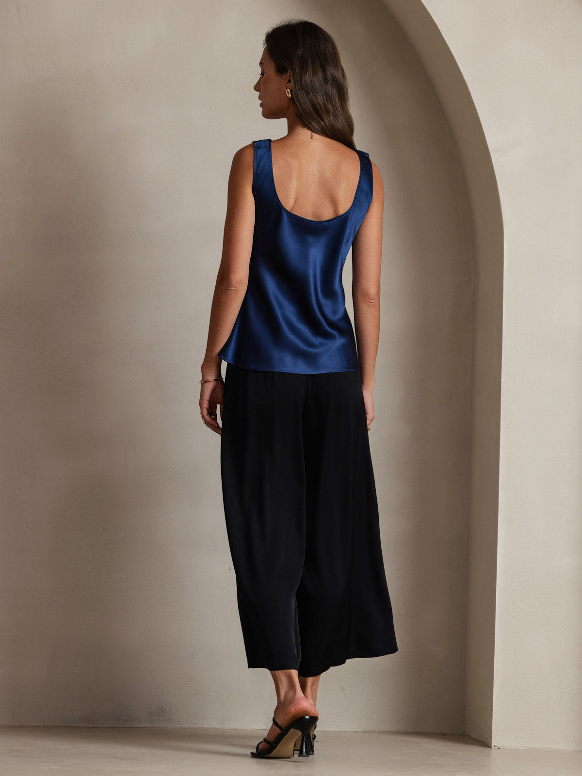 [Blu Scuro] SilkSilky-IT 19Momme Senza maniche Scollo A Coppa Cami 002