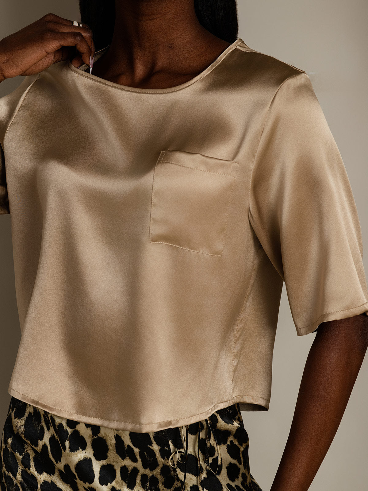 [Champagne] SilkSilky-IT Manga media Scollo A Coppa Magliette donna 008