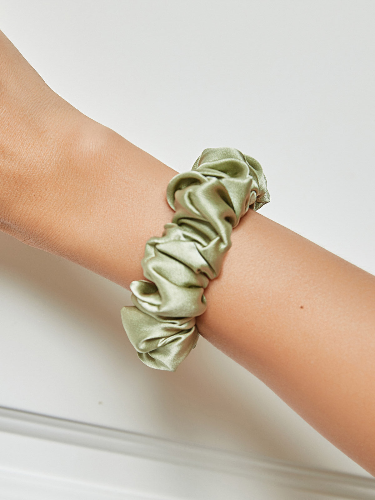 [Menta Verde] SilkSilky-IT 19Momme Seta pura Scrunchie 001