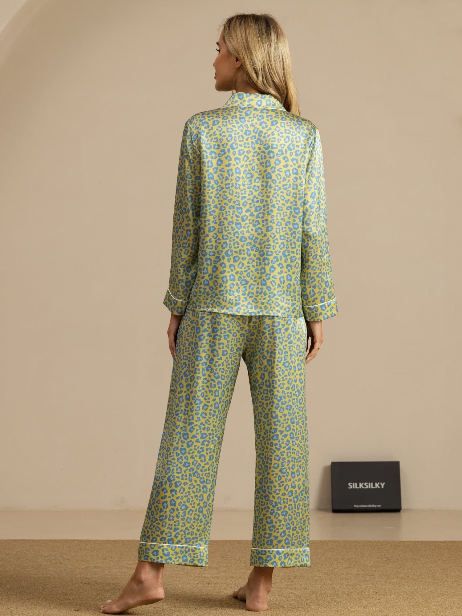 [Leopardo Verde] SilkSilky-IT 19Momme Manica lunga Collo a Taglio Pigiami da donna 002