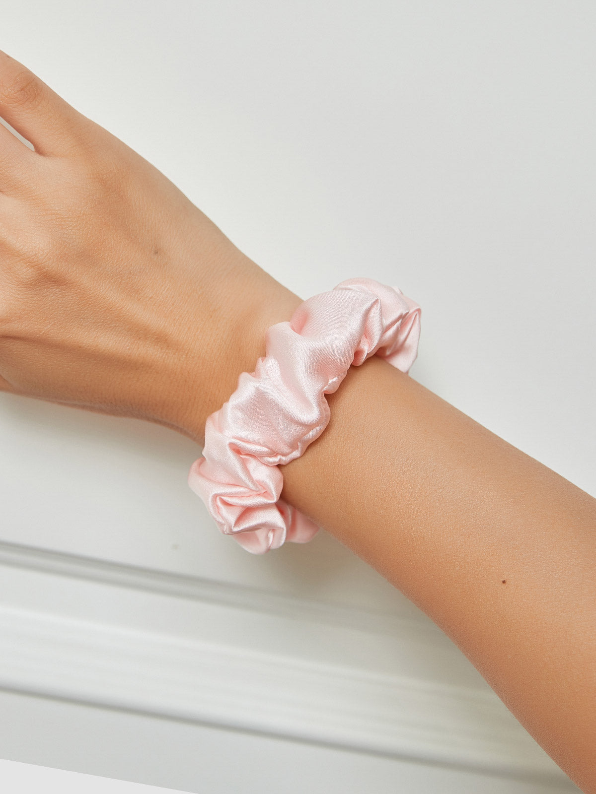 [Rosa Chiaro] SilkSilky-IT 19Momme Seta pura Scrunchie 001