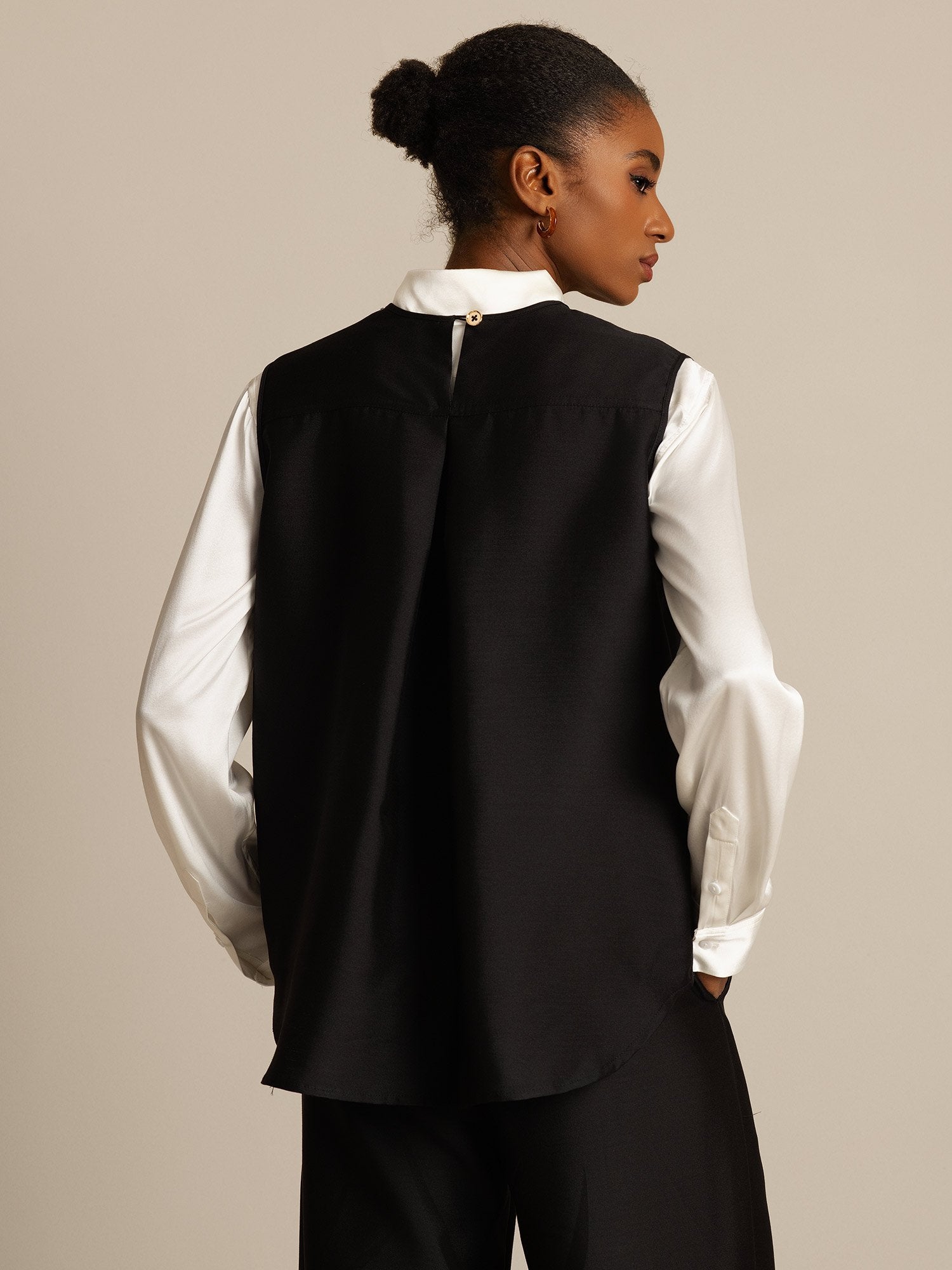 [Nero] SilkSilky-IT 32Momme Seta Womens Vest 002,