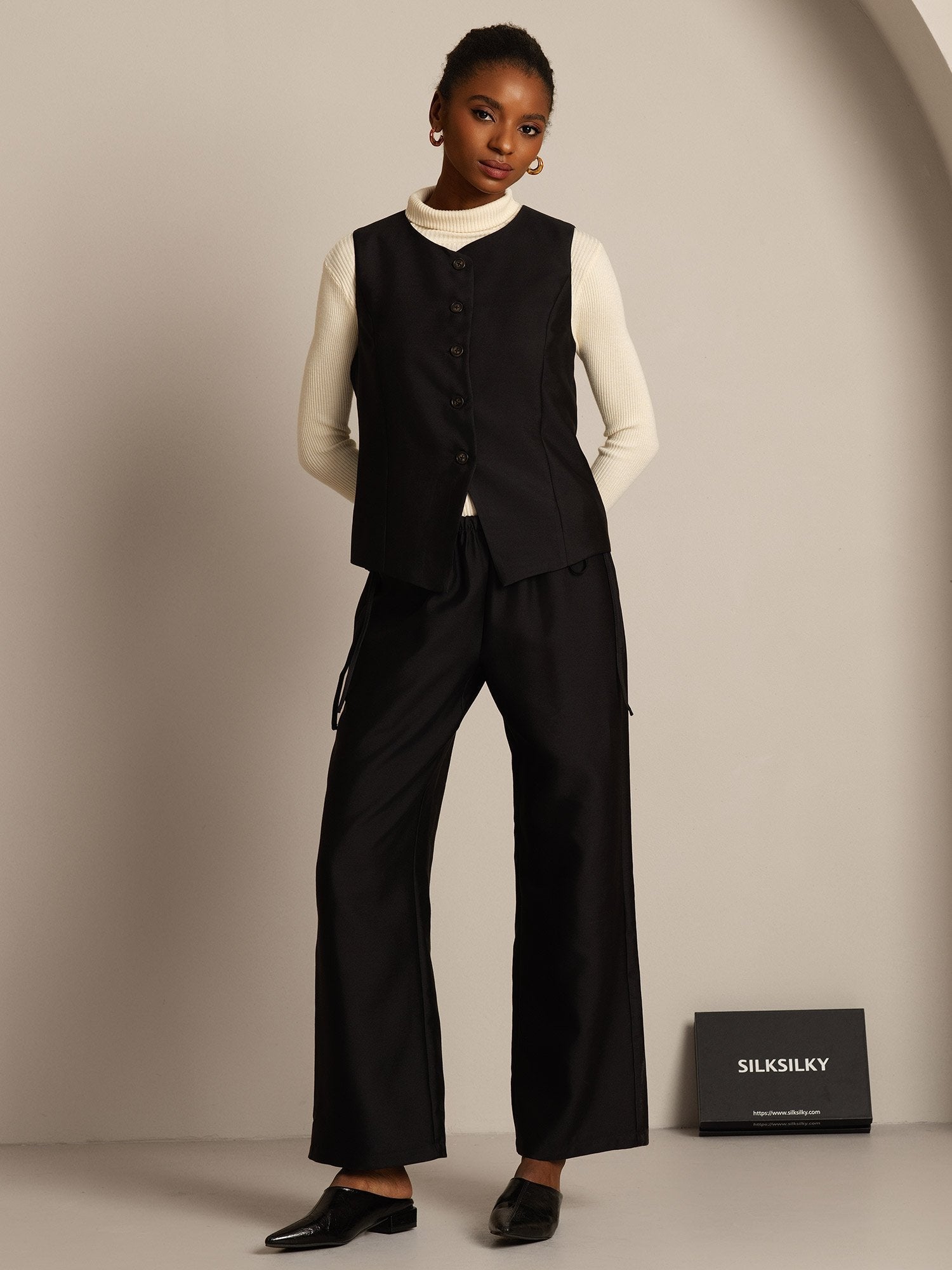 [Nero] SilkSilky-IT 32Momme Seta Womens Vest 006,