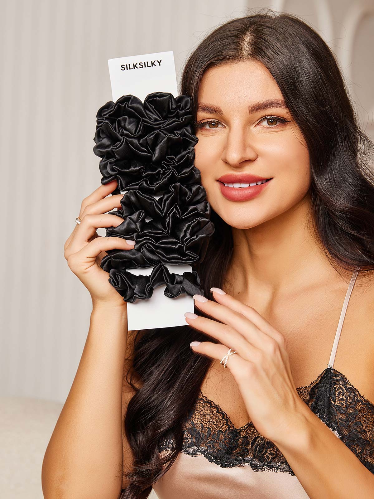 [Nero] SilkSilky-IT 19Momme Seta pura Scrunchie 001