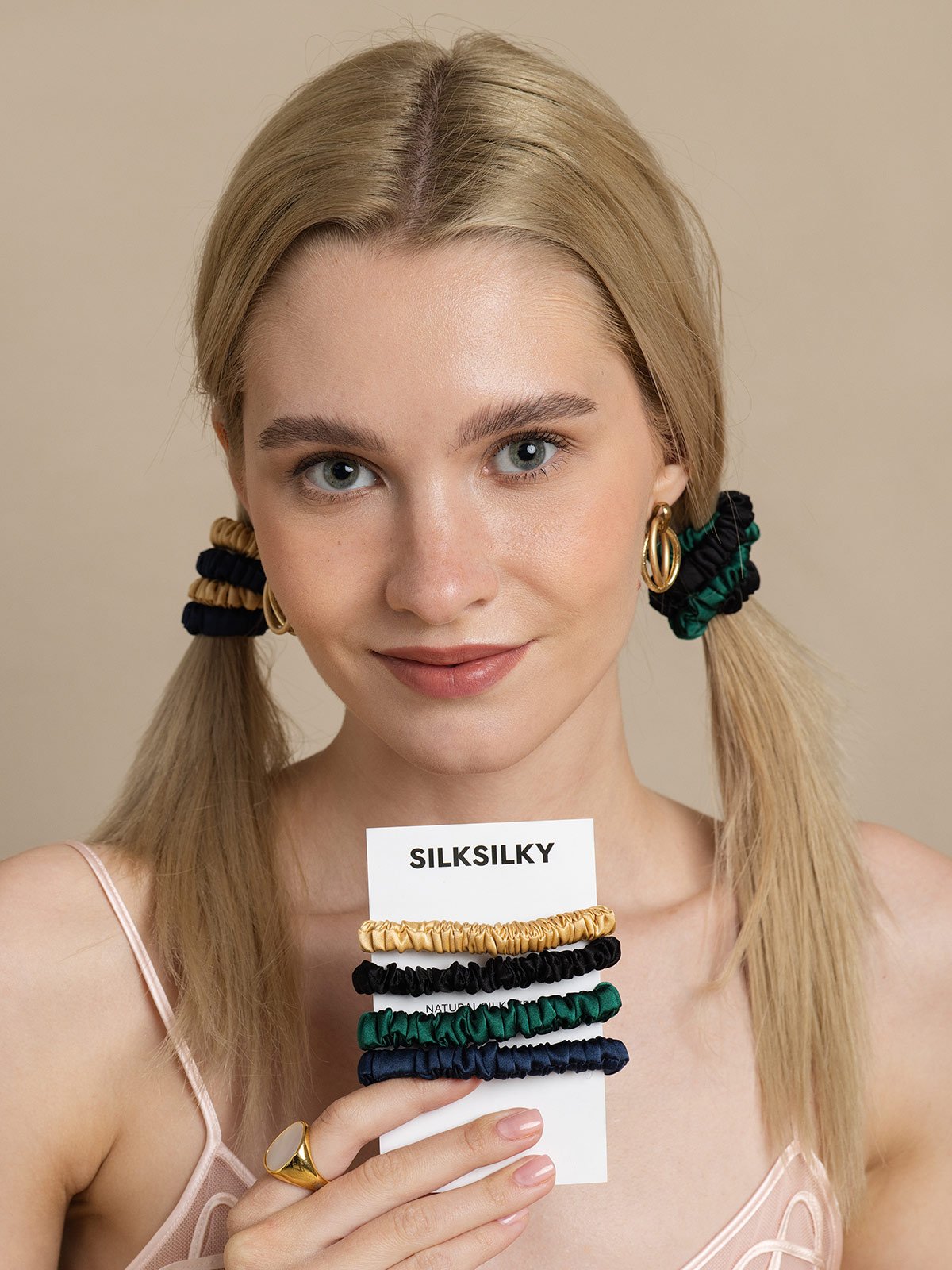 [Group1] SilkSilky-IT Scrunchie 001