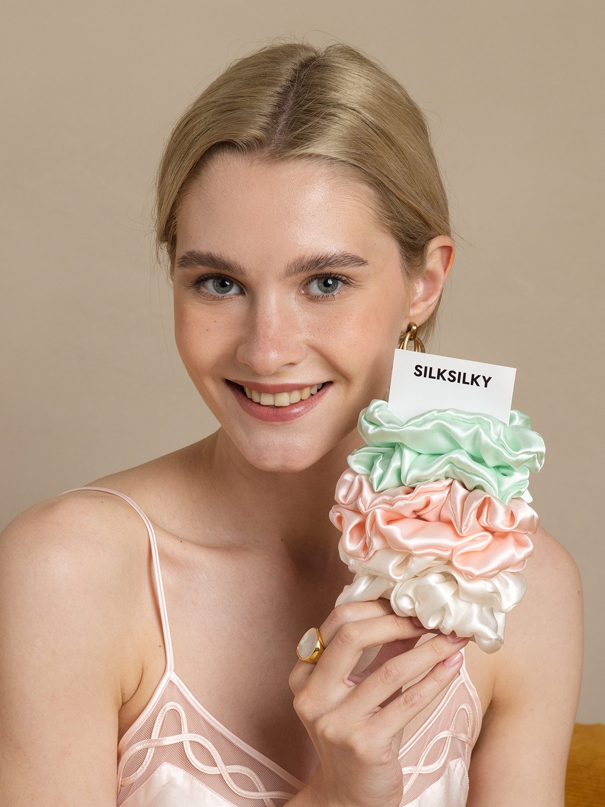 [Group2] SilkSilky-IT Scrunchie 002