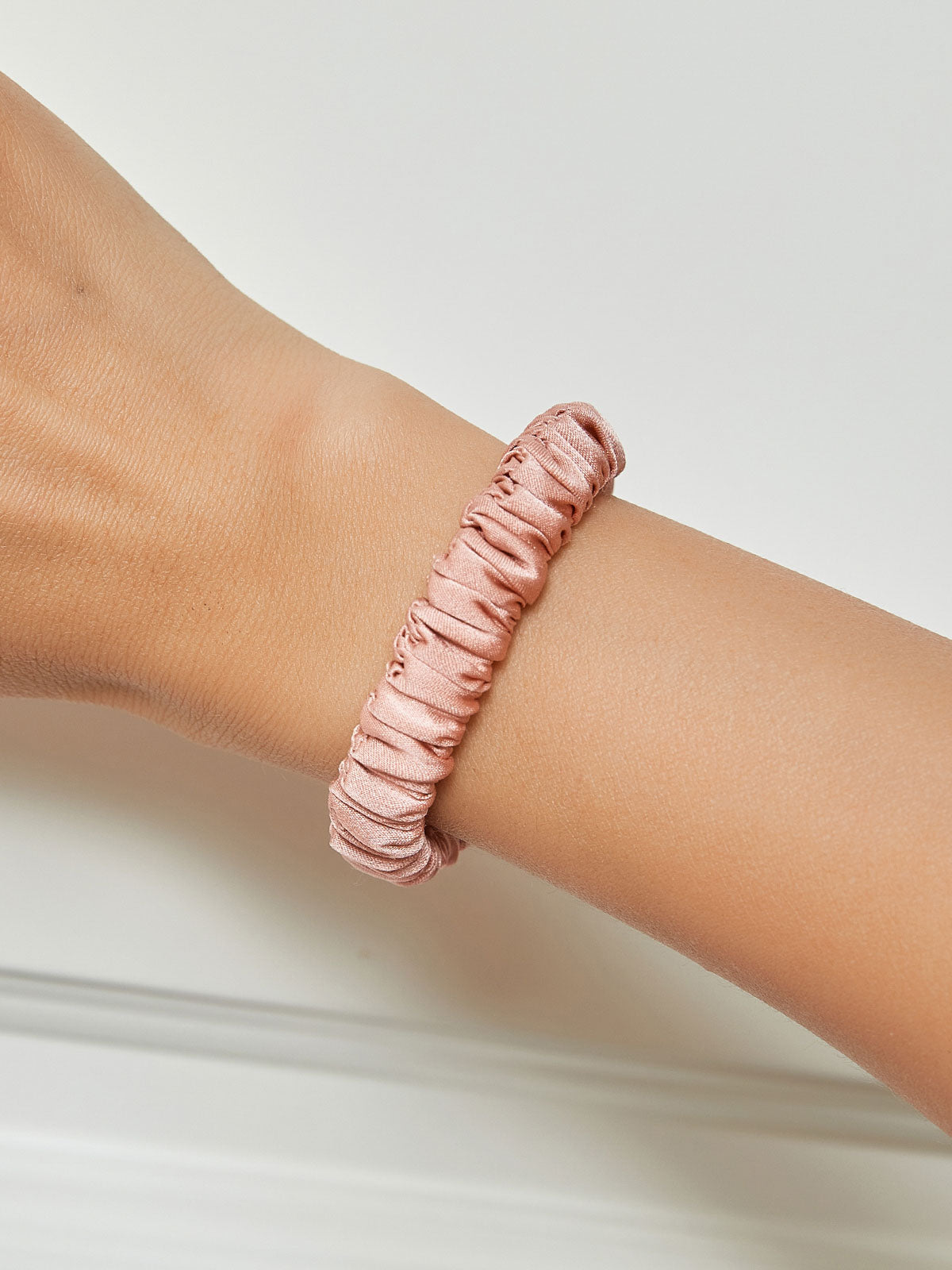 [Rosa] SilkSilky-IT 19Momme Seta pura Scrunchie 001