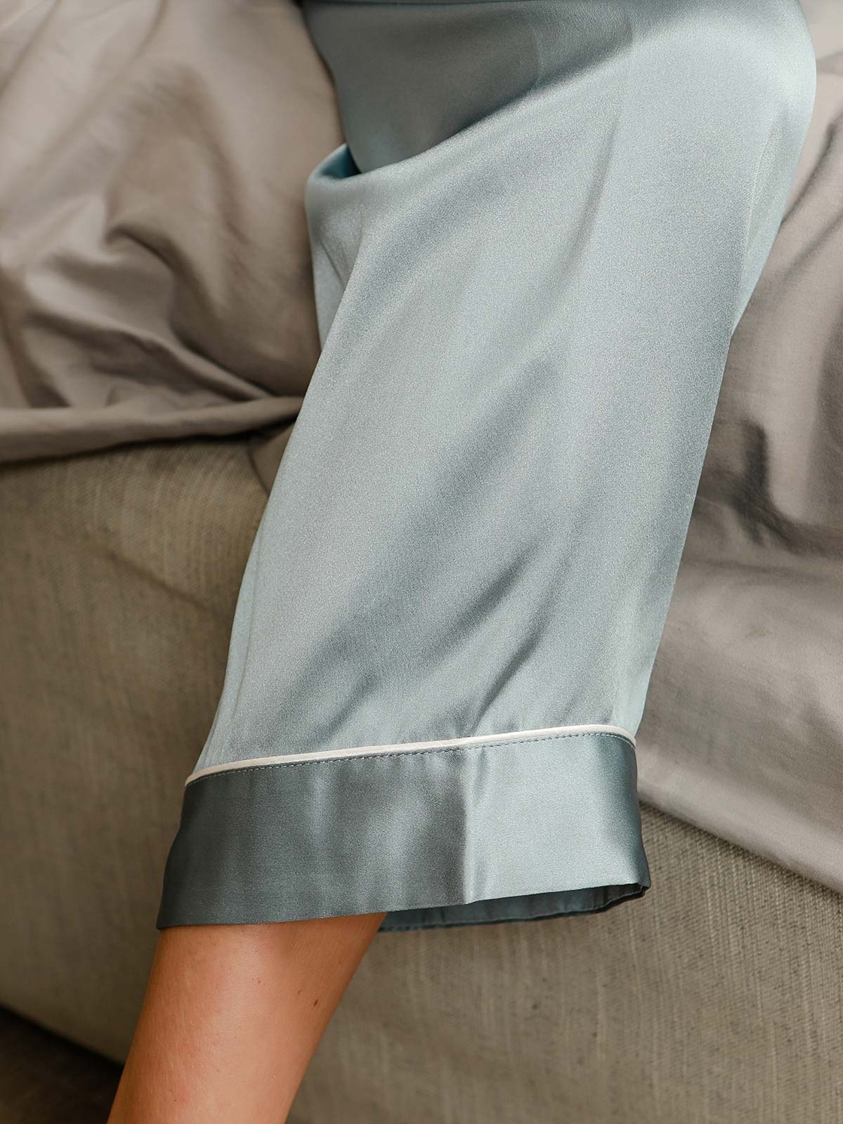 SilkSilky-IT Seta pura Manica lunga Collo risvolto dentellato Pigiami da donna Azzurro 004