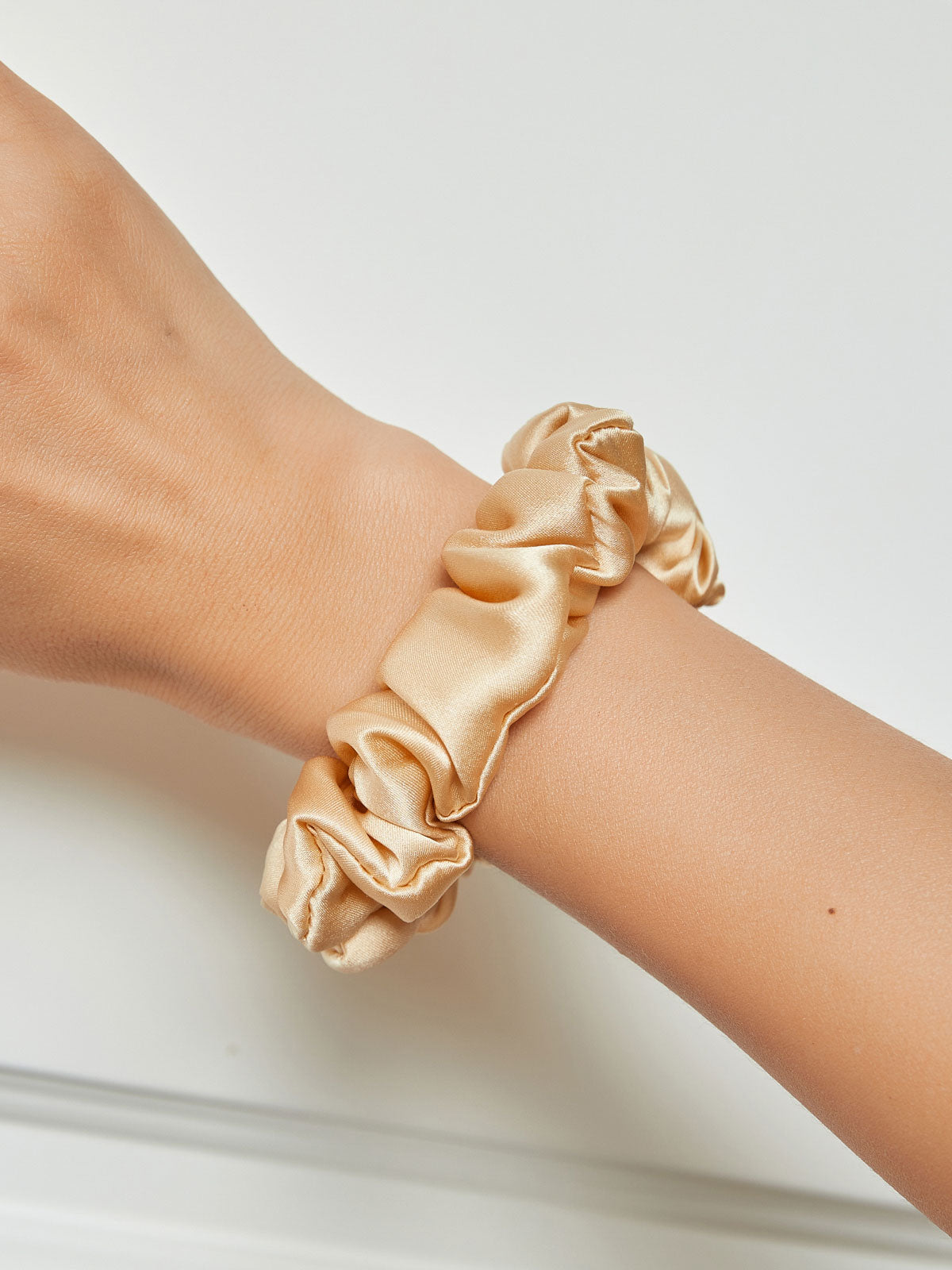 [Champagne] SilkSilky-IT 19Momme Seta pura Scrunchie 001