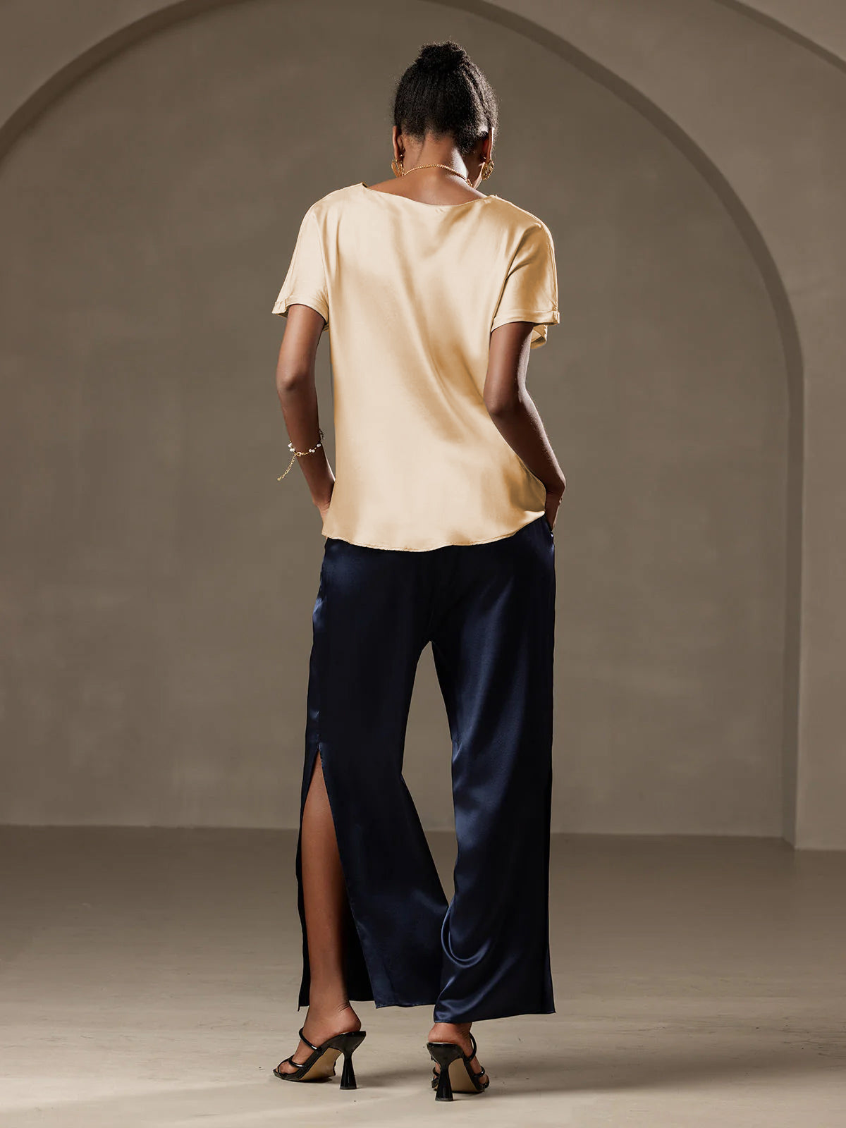 [Champagne] SilkSilky-IT 19Momme Seta Womens T-Shirt 002