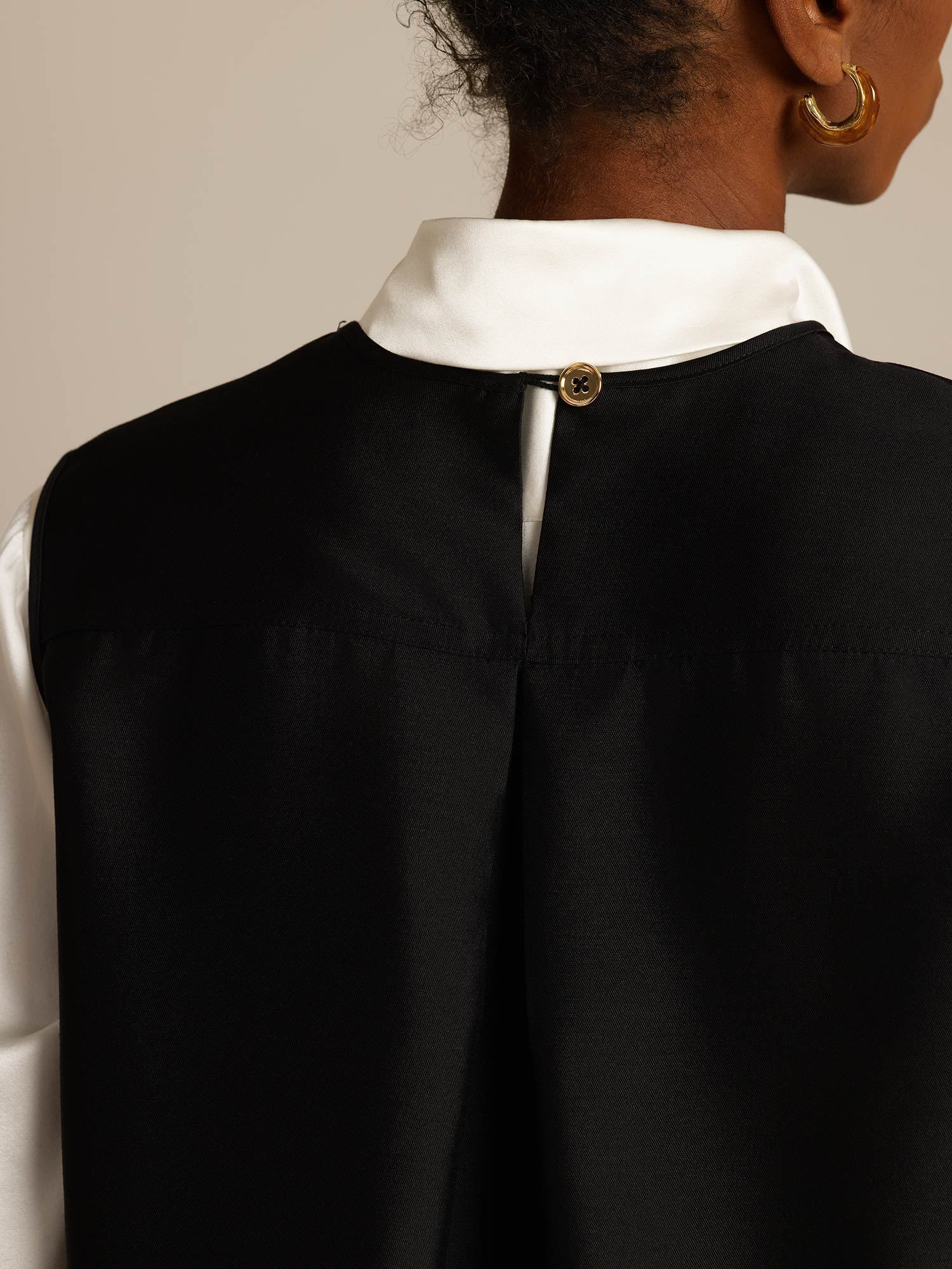 [Nero] SilkSilky-IT 32Momme Seta Womens Vest 005,