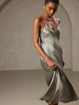 [Verde Grigiastro] SilkSilky-IT Sleeveless V Neck Camicia da notte 004