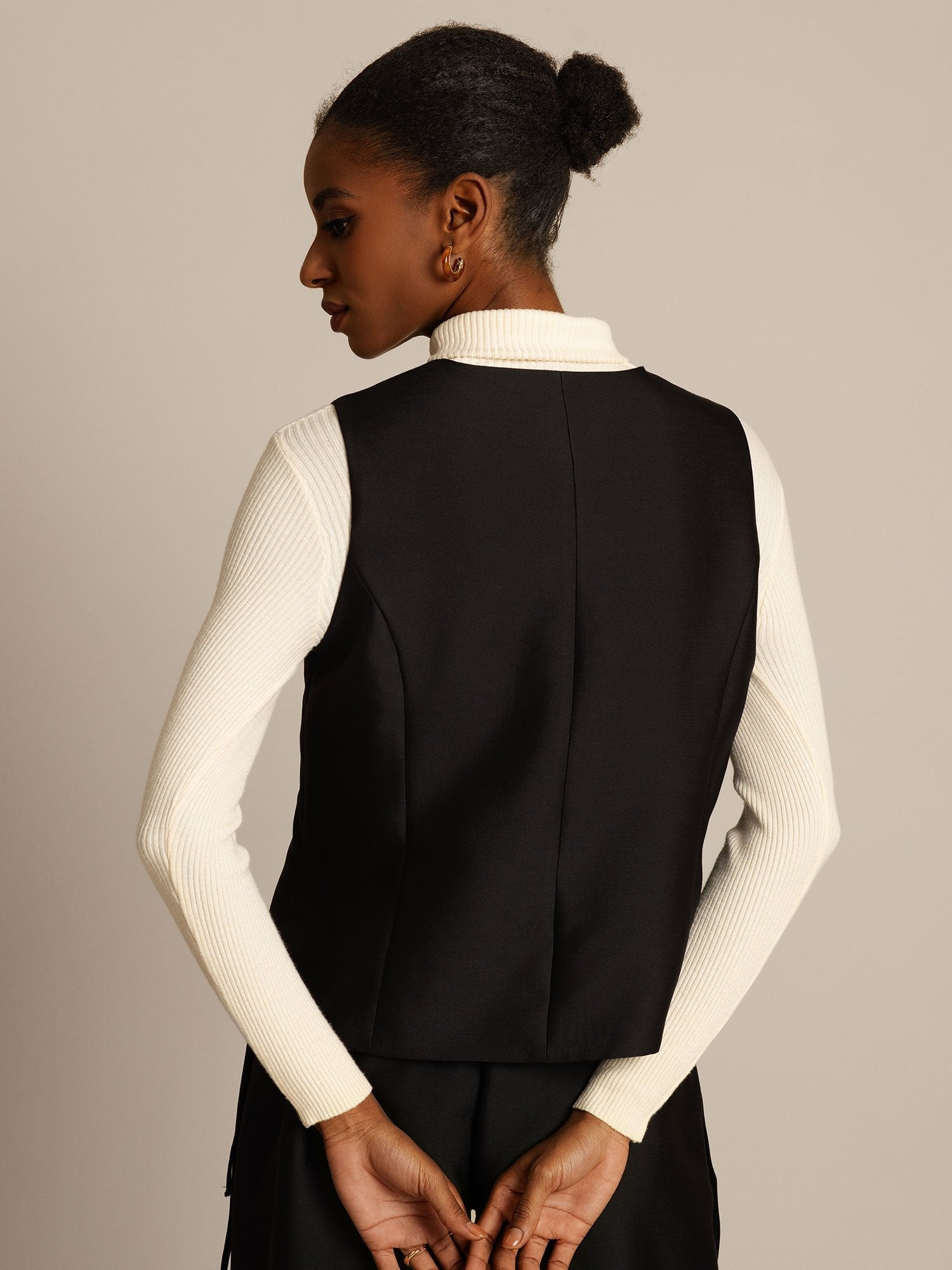 [Nero] SilkSilky-IT 32Momme Seta Womens Vest 002,