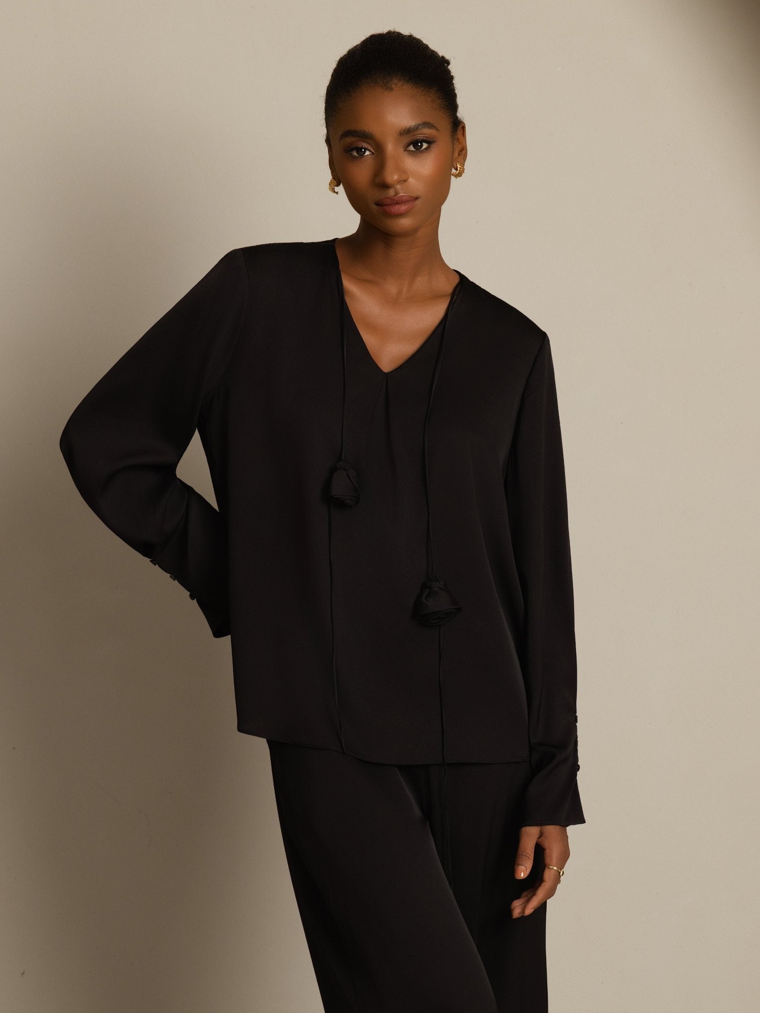 [Nero] SilkSilky-IT 19Momme Seta Manica lunga Scollo a V Camicette 003